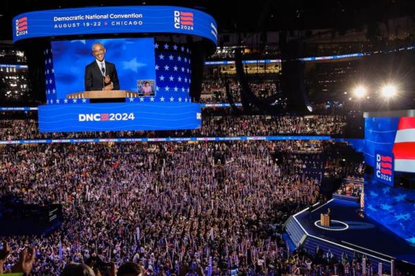 Barack dan Michelle Obama Bangkitkan Semangat Massa untuk Pilih Harris