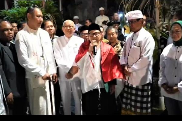 Muhaimin Iskandar Raih Anugerah Bapak Toleransi Penjaga Pancasila dari Para Tokoh Bali