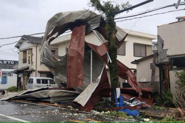 Topan Shanshan Hantam Kyushu, Jepang; Jutaan Orang Dievakuasi, Penerbangan Dihentikan