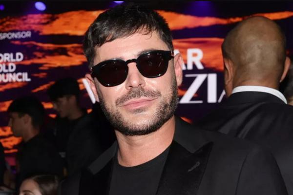 Zac Efron Berpesta di Venesia Usai Insiden Kolam Renang Ibiza Sebulan Lalu