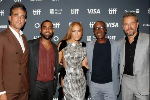 (LR) Bobby Cannavale, Jharrel Jerome, Jennifer Lopez, Don Cheadle dan Matt Damon di Toronto pada 6 September 2024. (FOTO: GETTY IMAGE) 