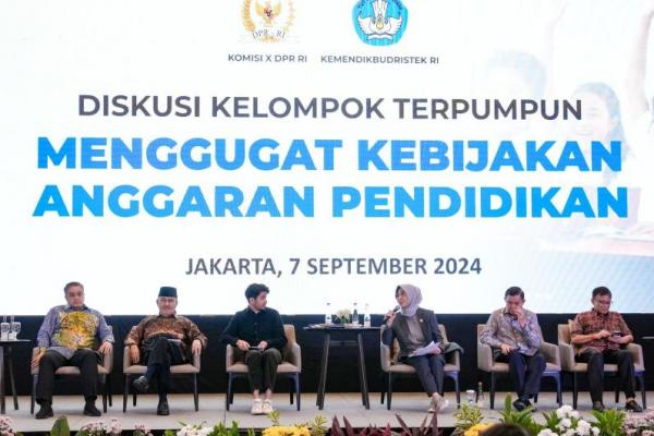 Kemendikbudristek bersama Komisi X DPR RI, telah menyelenggarakan Diskusi Kelompok Terpumpun (DKT) bertajuk Menggugat Kebijakan Anggaran Pendidikan (Foto: Humas Kemendikbudristek) 