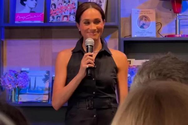 Meghan Markle di toko buku Godmothers di Summerland, California. (FOTO: INSTAGRAM) 