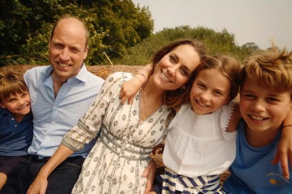 Pangeran Louis, Pangeran William, Kate Middleton, Putri Charlotte, dan Pangeran George dalam sebuah video yang dirilis pada 9 September 2024. (FOTO: WILL WARR) 