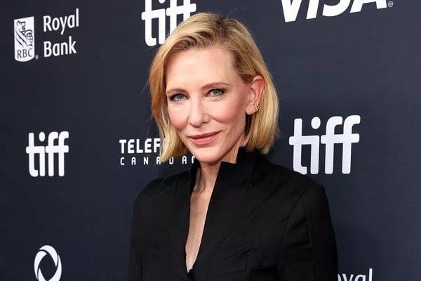 Karpet Merah TIFF, Cate Blanchett Pakai Aksesori Sendok Daur Ulang