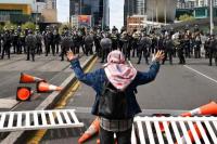 Polisi Australia Bentrok dengan Demonstran Anti-Perang, Puluhan Tertangkap