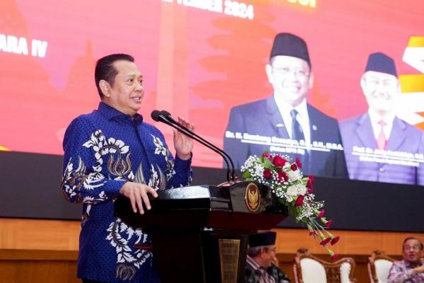 Ketua MPR RI ke-16 Bambang Soesatyo (Bamsoet) dalam Sosialisasi Empat Pilar MPR RI bersama Yayasan Jimly School of Law dan mahasiswa lintas kampus, mendorong perubahan ke-5 UUD NRI 1945 (Foto: Humas MPR) 