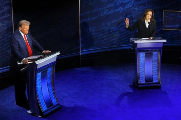 Calon presiden dari Partai Demokrat AS Kamala Harris saat debat dengan calon presiden dari Partai Republik Donald Trump, di Philadelphia, Pennsylvania, AS, 10 September 2024. REUTERS 