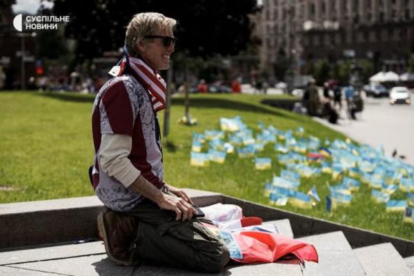 Ryan W. Routh, tersangka yang diidentifikasi sebagai tersangka upaya pembunuhan Donald Trump, terlihat selama rapat umum untuk mendukung Ukraina, di Independence Square di Kyiv, Ukraina, 29 Mei 2022. Handout via REUTERS 