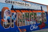 Sebuah mural menghiasi dinding di kota Springfield, Ohio, AS 11 September 2024. REUTERS