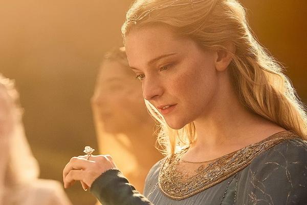 The Rings of Power Season 2 Episode 4 menampilkan Galadriel dari Bangsa Elf yang diperankan Morfydd Clark. (FOTO: AMAZON) 