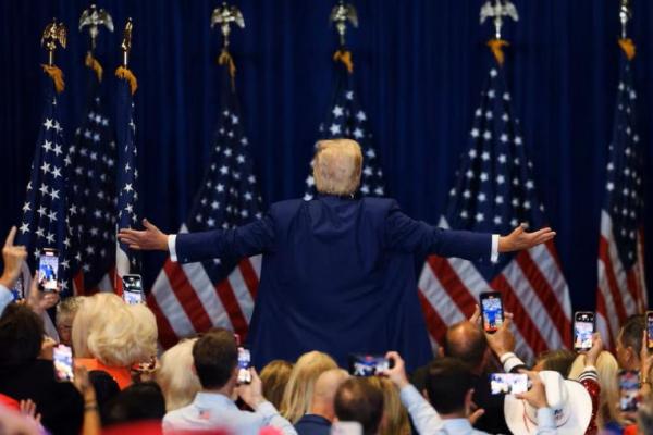 Calon presiden dari Partai Republik AS Donald Trump saat kampanye di Nassau Veterans Memorial Coliseum, di Uniondale, New York, AS, 18 September 2024. REUTERS 