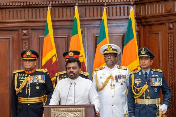 Presiden Sri Lanka yang baru terpilih Anura Kumara Dissanayake berpidato usai pelantikan di Sekretariat Presiden, di Kolombo, Sri Lanka, 23 September 2024. Handout via REUTERS 