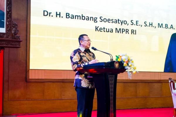  Ketua MPR RI ke-16 Bambang Soesatyo (Bamsoet)  menghadiri Seminar Kebangsaan HUT ke-60 Fraksi Partai Golkar MPR RI, di Gedung Nusantara IV MPR, Jakarta (Foto: Humas MPR) 