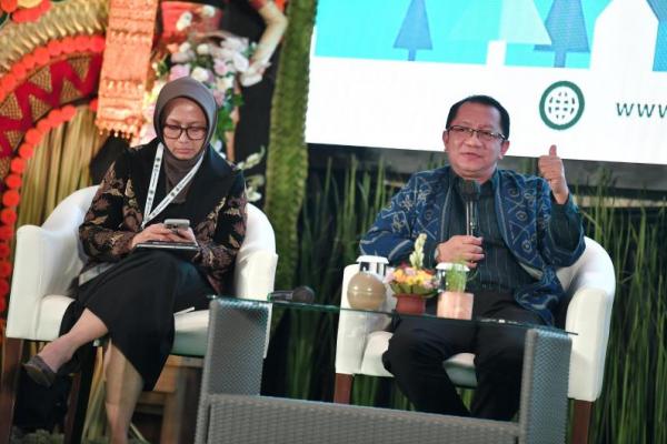 Sekretaris Jenderal Kementerian Desa, Pembangunan Daerah Tertinggal, dan Transmigrasi (Kemendes PDTT), Taufik Madjid menjadi narasumber Seminar Internasional dan Launching Kolaborasi Aksi Desa Berketahanan Iklim di Bali (Foto: Humas Kemendes PDTT) 