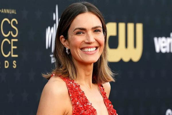 Sambut Bayi Ketiga, Mandy Moore Berbagi Berita Manis untuk Penggemar