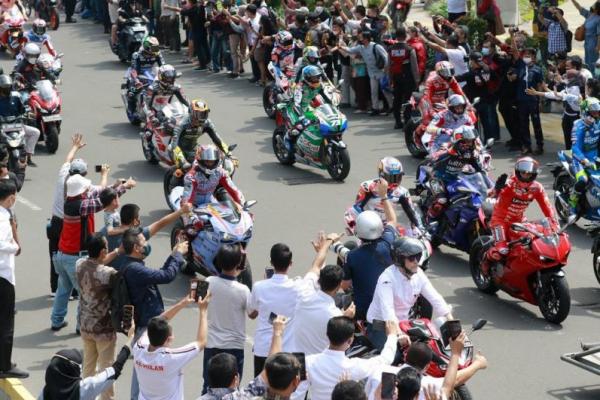 Parade motor pembalap MotoGP Mandalika. Foto: bolanet 