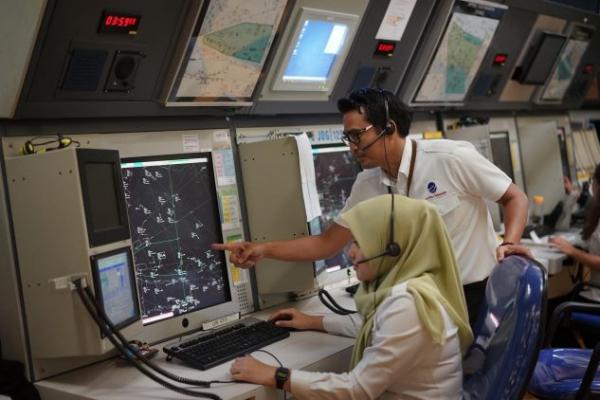 Petugas Airnav Indonesia. Foto: airnav/katakini 