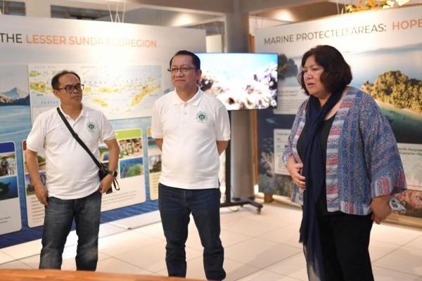 Sekretaris Jenderal Kemendes PDTT, Taufik Madjid (tengah) melakukan kunjungan kerja ke kantor Coral Triangle Center (CTC) di Sanur, Bali (Foto: Humas Kemendes PDTT) 