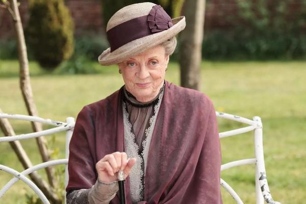 Maggie Smith pemeran Violet Crawley serial Downton Abbey. (FOTO: NETFLIX) 