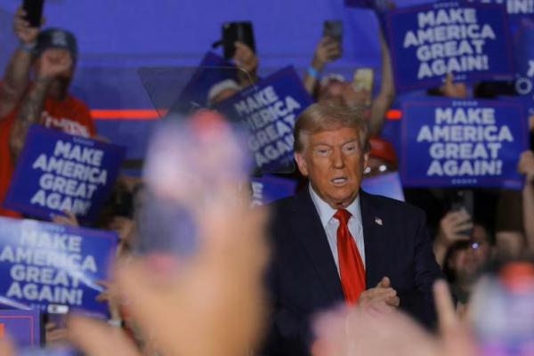 Calon presiden dari Partai Republik AS Donald Trump, menggelar rapat umum kampanye di Erie, Pennsylvania, AS, 29 September 2024. REUTERS 