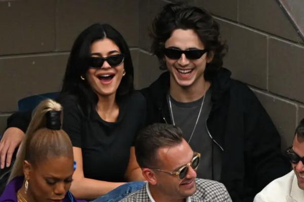 Timothee Chalamet Sudah Dekat dengan Anak-anak Kylie Jenner