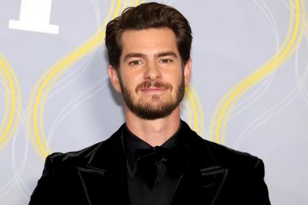 Jauh Sebelum Menekuni Dunia Akting, Andrew Garfield Pernah Jadi Atlet Senam