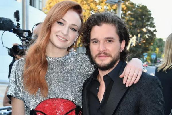 Sophie Turner Ajak Kakaknya di Game of Thrones Kit Harington Bintangi Film Horor Baru