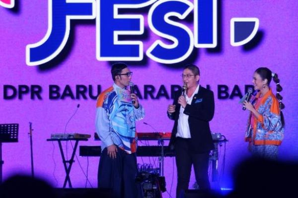 Sigit Purnomo (Pasha Ungu) dalam People Fest DPR, Jumat (4/10/2024). Foto: dpr 