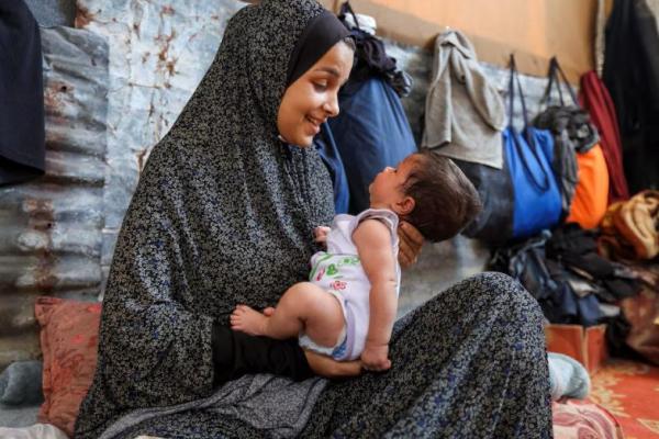 Sekitar 20.000 Bayi Lahir Tahun Lalu, Ibu-ibu Gaza Berjuang Merawat di Pengungsian