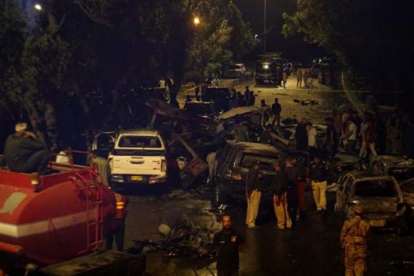 Setelah ledakan di dekat Bandara Internasional Jinnah di Karachi, 6 Oktober 2024. REUTERS 