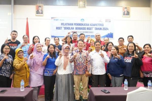 Pelatihan riset dan penulisan bagi guru-guru berprestasi dai Maluku. Foto: dok. katakini 