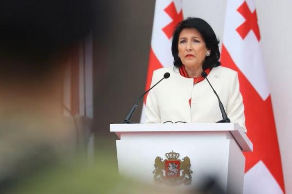 Presiden Georgia Salome Zourabichvili menyampaikan pidato selama perayaan Hari Kemerdekaan di Tbilisi, Georgia, 26 Mei 2024. REUTERS 