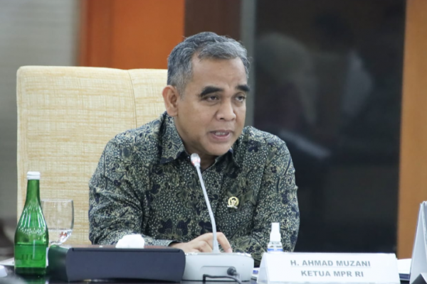 Ketua MPR RI Ahmad Muzani memimpin Rapat Pimpinan perdana MPR RI di Ruang Delegasi, Komplek Gedung MPR/DPR Senayan, Jakarta (Foto: Humas MPR) 