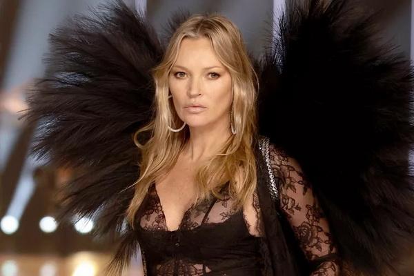 Victoria`s Secret Fashion Show 2024, Supermodel Inggris Kate Moss Debut di Usia 50 Tahun