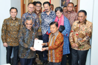 Ketua MPR RI Ahmad Muzani bersama para Pimpinan MPR Periode 2024-2029 melakukan kunjungan secara resmi ke rumah Jusuf Kalla, di Jakarta Selatan (Foto: Humas MPR)