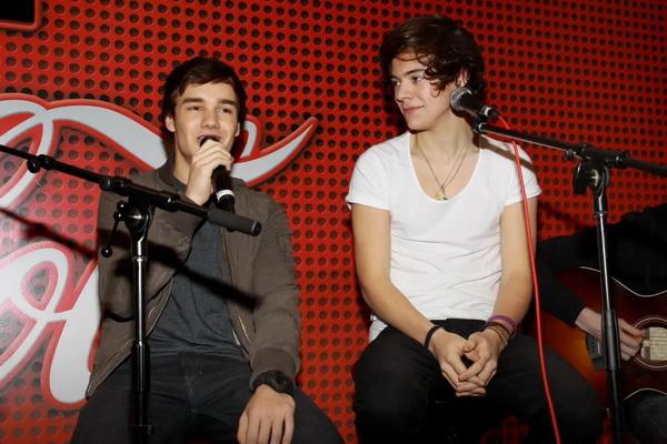 Liam Payne dan Harry Style saat masih tergabung dalam boy band One Direction. (FOTO: GETTY IMAGE) 