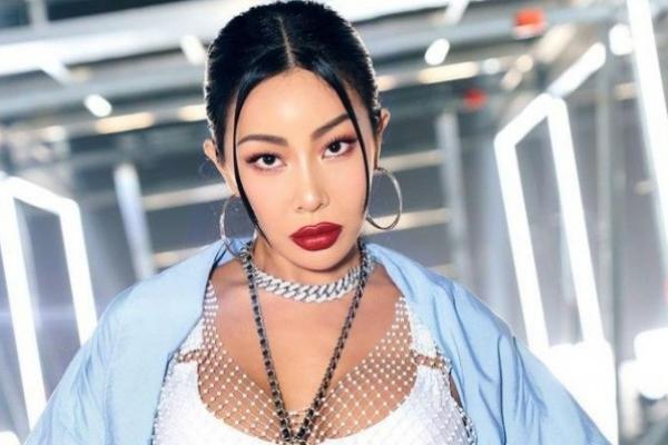 Foto-Foto Mesra Jessi dengan Seorang Produser Beredar di Akun Mendsos