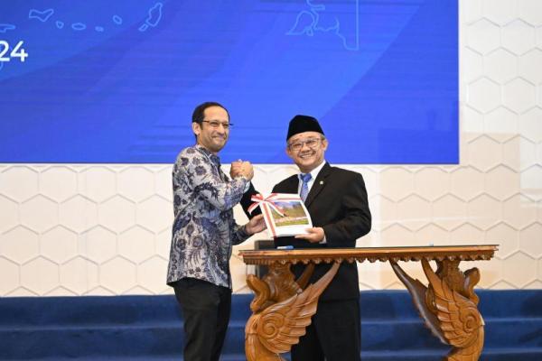 Menteri Pendidikan Dasar dan Menengah (Dikdasmen), Abdul Mu`ti Serah Terima Jabatan dari Nadiem sebagai Mendikburistek (Foto: Humas Kemendikbudristek) 