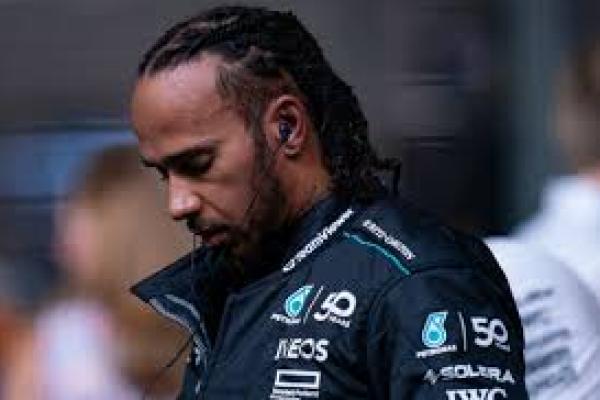 Hamilton Kecewa pada Performa Mobil Balap Tunggangannya