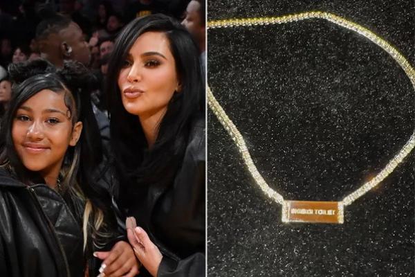 Kim Kardashian dan putrinya North West difoto bersama kalung tersebut. (FOTO: GETTY/INSTAGRAM) 