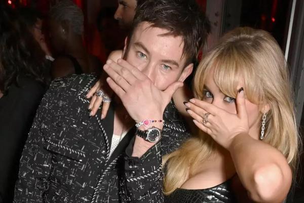 Barry Keoghan dan Sabrina Carpenter pada Maret 2024. (FOTO: WIRE IMAGE) 