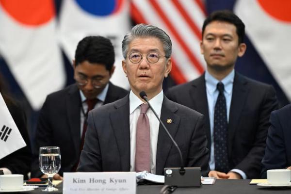 Wakil Menteri Luar Negeri Pertama Korea Selatan Kim Hong-kyun menghadiri pertemuan trilateral di Kementerian Luar Negeri di Seoul, Korea Selatan pada 16 Oktober 2024. Foto via REUTERS 