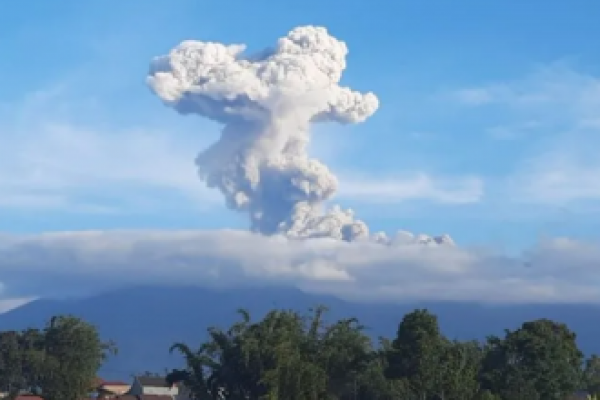 Gunung Marapi, Sumatera Barat (Sumbar) etupsibpada Sabtu (26/10/2024) 