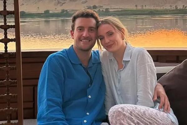 Sophie Turner Tampak Bahagia Rayakan Ulang Tahun Pacarnya Peregrine Pearson