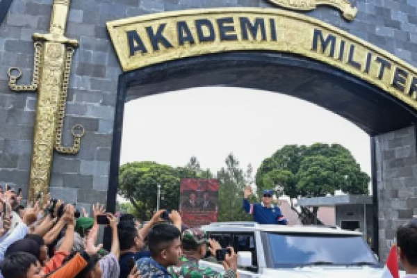 Retreat Kabinet Merah Putih di Akademi Militer Magelang dibiayai sendiri oleh Presiden Prabowo Subianto (foto:Antara) 