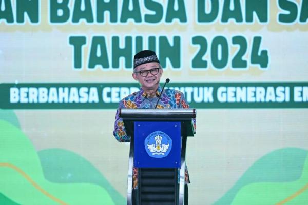 Menteri Pendidikan Dasar dan Menengah (Mendikdasmen) Abdul Mu`ti dalam puncak perayaan Bulan Bahasa dan Sastra (BSS) 2024 di Jakarta (Foto: Istimewa) 