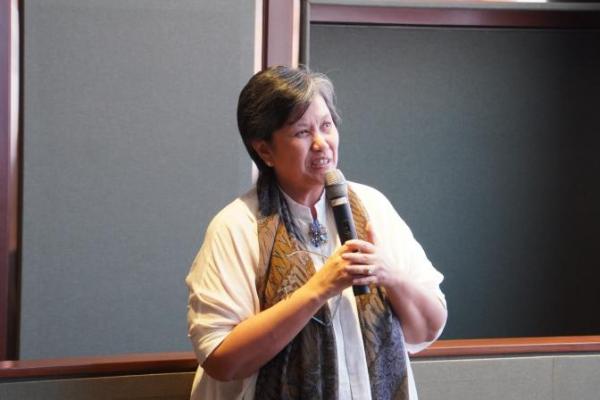 Wakil Ketua MPR RI, Lestari Moerdijat membuka acara bedah buku berjudul Theology Of Hope: Mengejar Kaki Langit karya Prof. Komaruddin Hidayat di Auditorium NasDem Tower Jakarta (Foto: Humas MPR) 