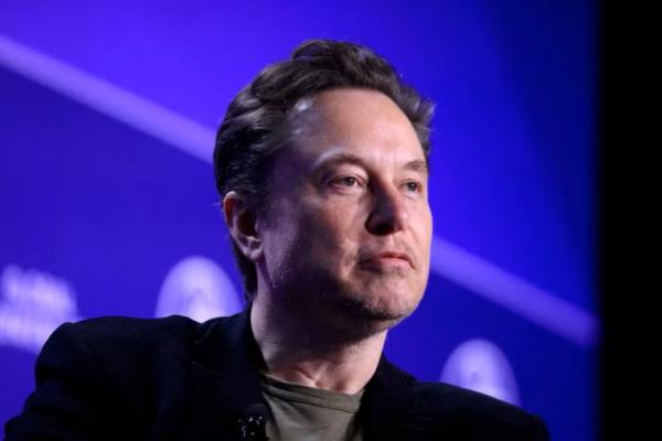 Elon Musk, Chief Executive Officer SpaceX dan Tesla serta pemilik X saat Konferensi Global Milken Conference 2024 di Beverly Hills, California, AS, 6 Mei 2024. REUTERS 