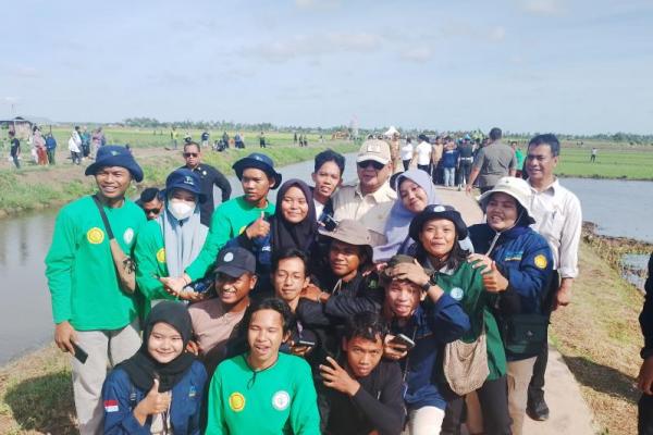 Mentan Dampingi Presiden Prabowo Tinjau Lahan Pertanian Potensial Merauke